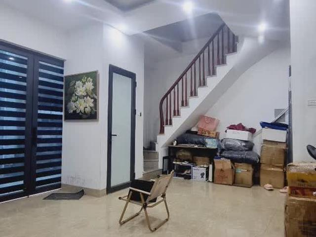 Bán Nhà Đường Láng Đống Đa, Lô Góc, Thang Máy, Ô Tô Vào Nhà, 45m2, 6 Tầng, 14.6 Tỷ