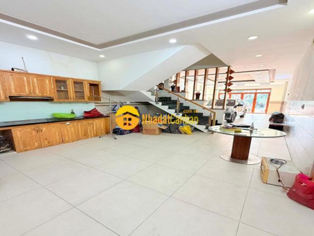 Bán nhà ngộp, mặt tiền đường số 40a, bình trị đông b, bình tân, 80m2, 3 tầng, ngang 5m