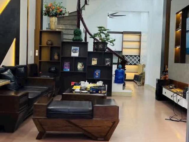 Bán nhà ngõ phố Quang Trung đối diện Viện Mắt, TP HD, 45.6m2, mt 4m, 3 ngủ, 2 vs, nhà dân xây