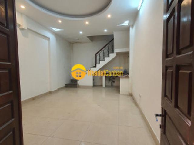 Bán nhà ngõ phố trần khát chân diện tích 35m2 5 tầng mặt tiền 4.2 mét giá 3.6 tỷ