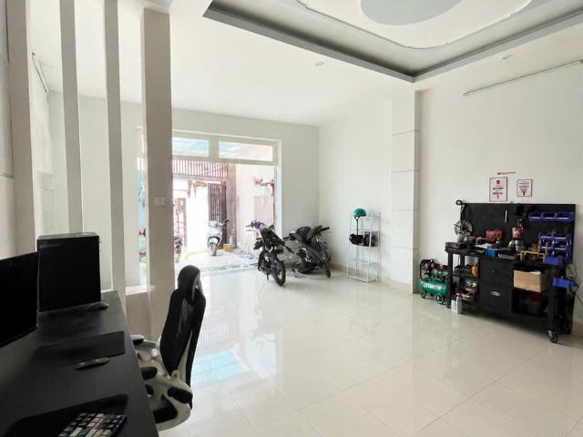 Bán nhà đường số 10, Linh Xuân, Thủ Đức, TP HCM. DT 80m2, 2 tầng, sổ hồng riêng, giá 6,68 tỷ