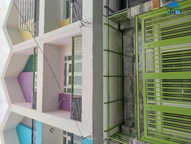 Bán nhà Đường số 12, Hiệp Bình Phước, Thủ Đức, DT 69m2 4mx 17,2m x 4 tầng, Giảm còn 5.45tỷ. Cũ