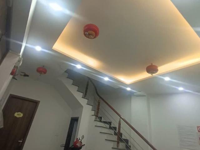 Bán nhà ngõ Trại Cá, Hai bà Trưng 48m, 5 tầng. Giá: 9.5 tỷ. LH: 0327536