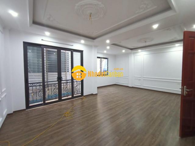 Bán nhà ngõ văn hương nhà lô góc mới tinh, tiện ích ngập tràn