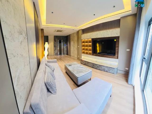 Bán nhà ngõ 174 Ngọc Thuỵ 35m x 7T thang máy, gara, mới tinh ở luôn. LH 0936123