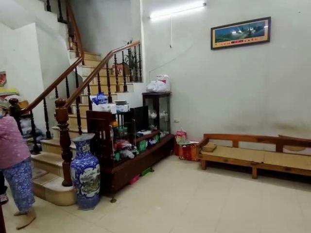 Bán nhà ngõ 269 Lạc Long Quân, DT 80m, 4 tầng, MT 6.7m, giá 16 tỷ, ngõ 2.5m