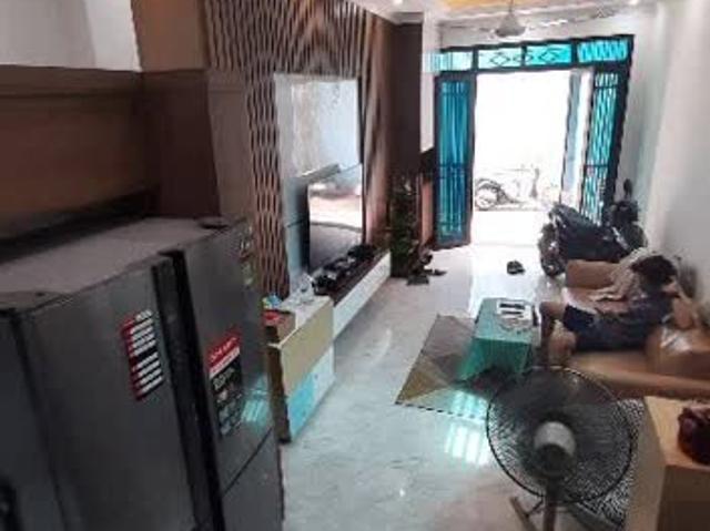 Bán nhà ngõ 298 Ngọc Hồi 36m2, 6 tầng, 4.3 tỷ, lô góc ngõ 3m, ô tô 10m