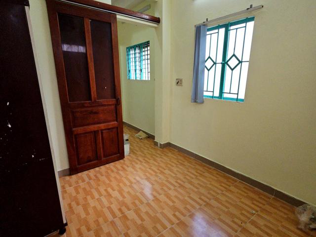 Bán nhà Ngang 3.2 x 19.5 đúc 5 tấm trung tâm q4