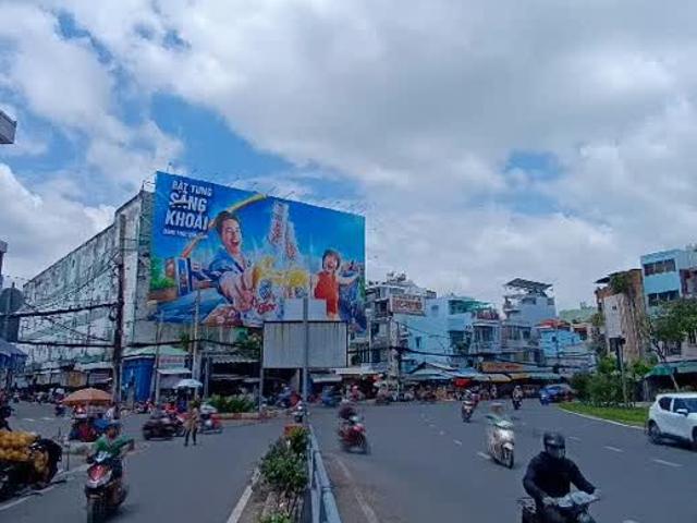 Bán nhà ngay Tùng Thiện Vương 4 tầng 148m2 1 bước sang Quận 5 chỉ 18 tỷ 5
