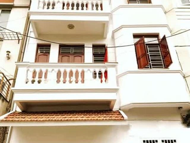Bán nhà Nghi Tàm, Tây Hồ DT98m MT6m 5t oto tránh 150m ra mặt hồ tây thể dục