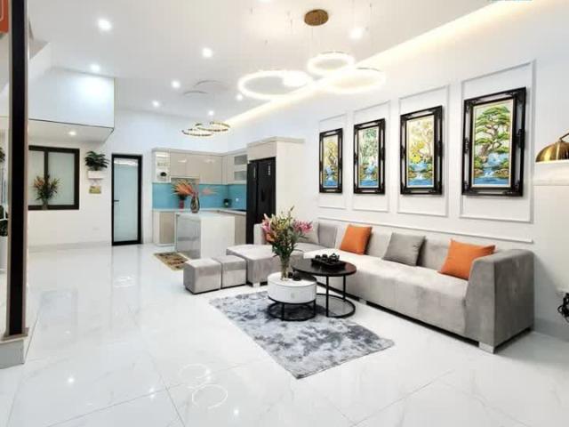 Bán nhà Ngô Gia Tự, phân lô ô tô tránh, nội thất xịn sò, 46m2, giá 7.6 tỷ