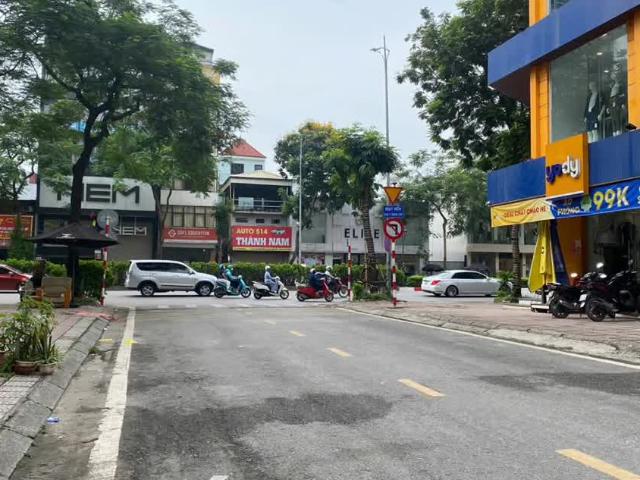 Bán Nhà Nguyễn Văn Cừ 75m. Mặt Tiền 5m, Đường 2 Ôtô Tránh, Vỉa Hè, Kinh Doanh. Giá 20.5 Tỷ