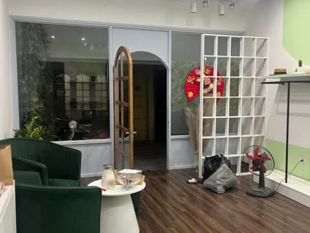 Bán nhà Nguyễn Văn Cừ, Dt 54m, 4 Tầng, Giá hơn 6 tỷ. MT gần 5m