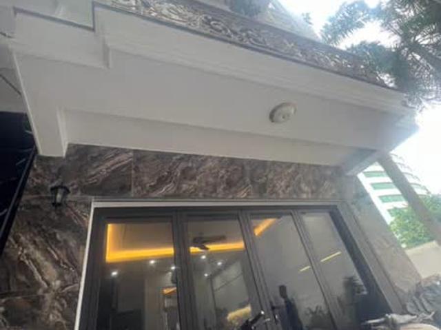 Bán nhà Nguyễn Văn Cừ gần Cầu Chương Dương, 50m2, căn góc, MT 5m, ô tô đỗ