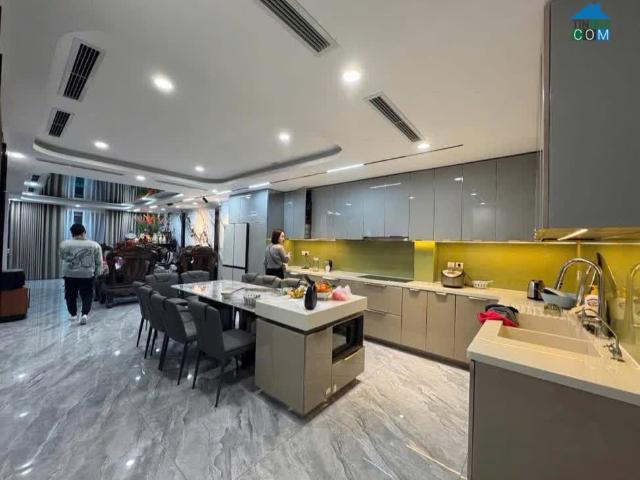 Bán Nhà Nguyễn Văn Cừ Nhà Đẹp Ô Tô 7 Chỗ Vào Nhà Full Nội Thất Kinh Doanh