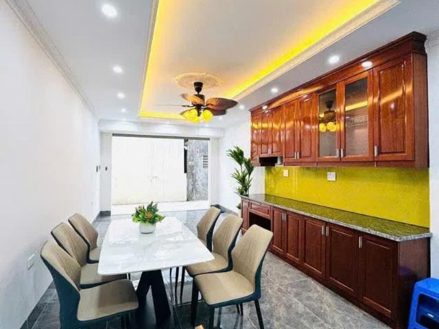 Bán nhà Nguyễn Văn Linh 40m 6 tầng thang máy gara ô tô hơn 9 tỷ