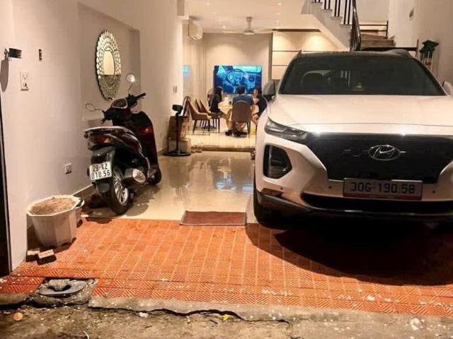 Bán nhà Nguyễn Văn Linh 58m MT 5m 5 tầng gara ô tô hơn 12 tỷ