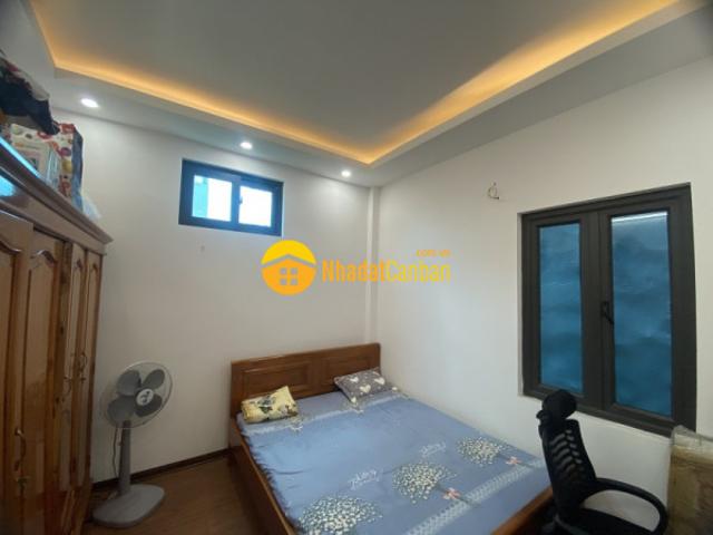 Bán nhà nguyễn văn linh, long biên 47 m2,4 tầng, mt 3.7m giá nhỉnh 4 tỷ