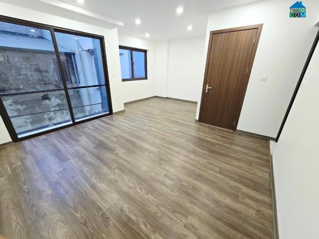 Bán Nhà Nguyễn Văn Linh Long Biên 50m2 5 Tầng Oto Đỗ Nhỉnh 8 Tỷ