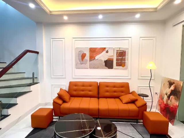 Bán Nhà Nguyễn Văn Linh Long Biên, Oto, Full Nội Thất, 35m, Nhỉnh 7 Tỷ
