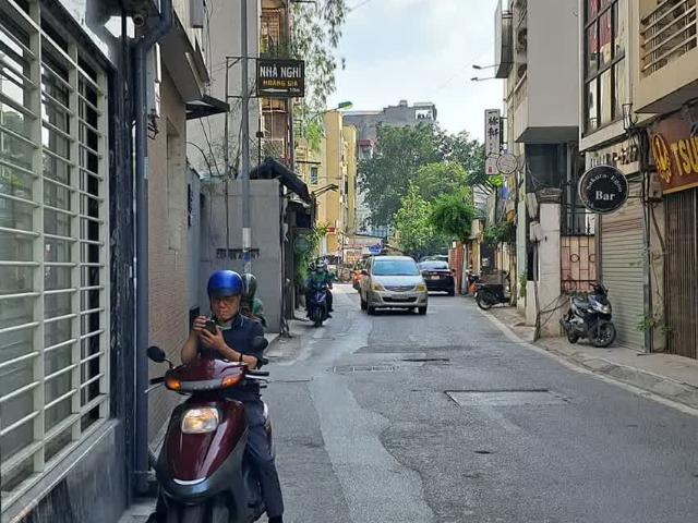Bán Nhà Nguyễn Viết Xuân Thanh Xuân, Phân Lô Oto Tránh, 72M2 MT 5M Gara Oto, Giá 21. X Tỷ