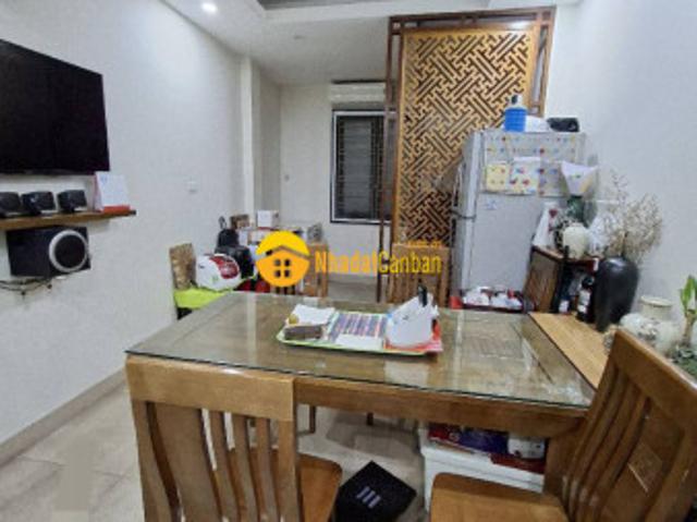 Bán nhà nguyễn chí thanh 28m 6 tầng giá 9.9 tỷ ngõ nông gần phố không bao giờ ngập full nội thất