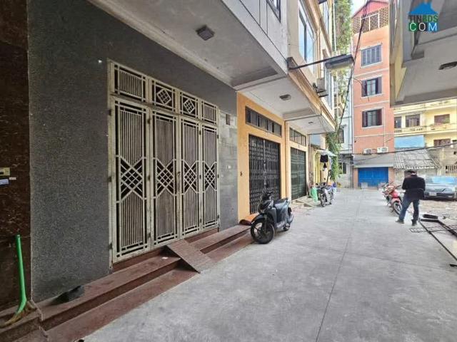 Bán Nhà Nguyễn Chí Thanh, Nhà Đẹp Phân Lô, 2 Thoáng, Ô Tô Đỗ Cửa, Kinh Doanh VP – 5T X 45m2, 15.7 Tỷ