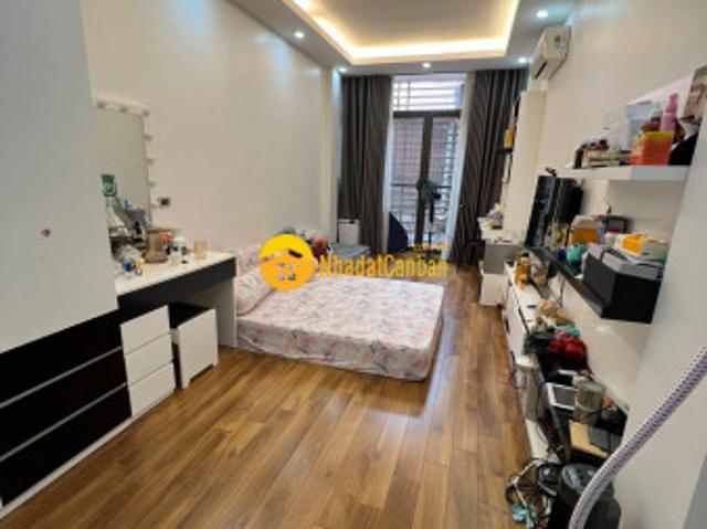Bán nhà nguyễn đình thi 45m2x5t giá 9.4 tỷ, sát hồ, ngõ thông, gần oto, full nội thất