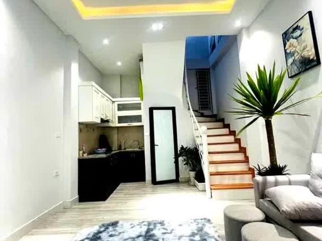 Bán Nhà Nguyễn Lương Bằng 30M2 5T MT 3 M, Chỉ 3.9 Tỷ Gần Phố Ô Tô Tránh Ngõ Thông Kinh Doanh️