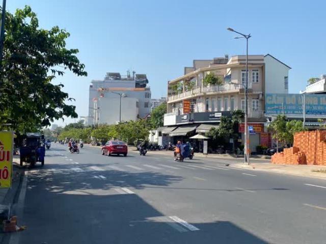 Bán Nhà Nhỏ Mặt Tiền Tô Hiệu, Tân Phú lô Gốc Kinh Doanh Tốt 2tầng Vỉa Hè 3M Tặng Nội