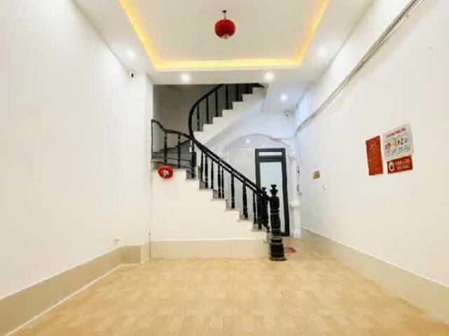 Bán Nhà ĐỊNH CÔNG, 39m², 6 Tầng, Ô Tô Đỗ Cửa, Kinh Doanh Đỉnh Cao, Chỉ 7.2 Tỷ