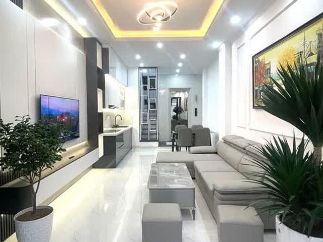 Bán nhà Định Công Hạ, Hoàng Mai, 32m2, 5 tầng, thang máy, 8.6 tỷ
