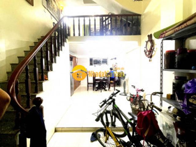 Bán nhà định công. Hoàng mai. Dt 37m2. Mt 3.9m. 5 tầng. Giá 5.38 tỷ