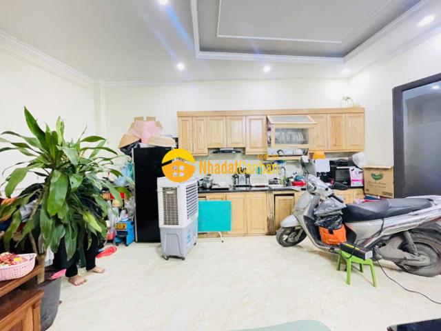 Bán nhà định công. Hoàng mai. Dt 37m2. Mt 4,3m. 4 tầng. Giá 6,1 tỷ