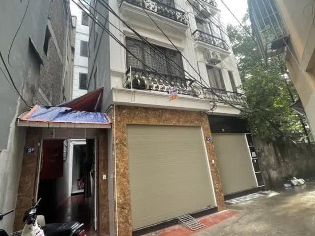 Bán nhà Định Công Thượng, Cầu Lủ, ô tô đỗ cửa, diện tích rộng, sân để xe riêng, 44m2, hơn 5 tỷ