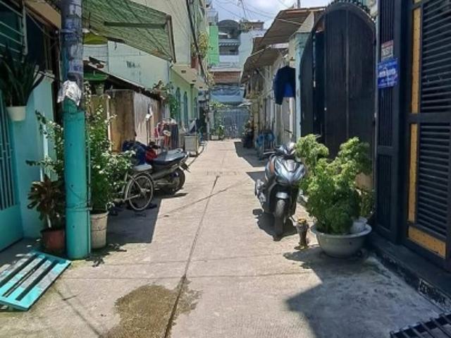Bán nhà nhỏ xinh đườngg nguyễn sơn, 2 tầng, hẻm ba gác, 25m2 chỉ 3 tỷ