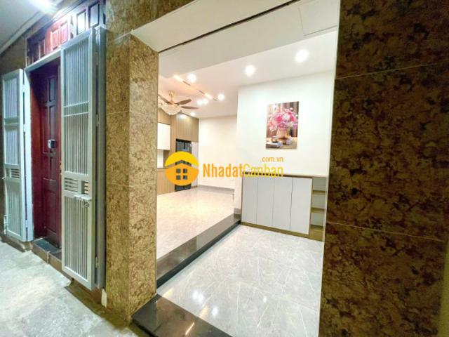 Bán nhà đa sỹ 30m2 5 tầng hiện đại lõi phố trung tâm nhỉnh 6 tỷ