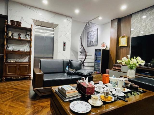 Bán nhà bồ đề 42m2 7 tầng thang máy ô tô tránh đỗ 2x tỷ