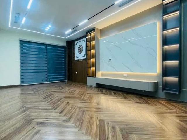 Bán Nhà Bồ Đề 60m2* 6 Tầng* 10.8 Tỷ, Thang Máy, Ô Tô