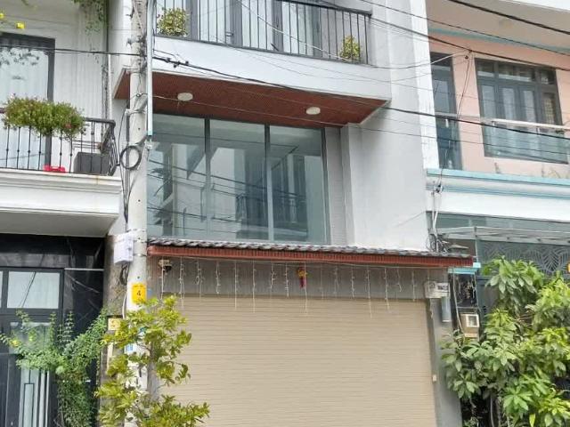 Bán Nhà Bưng Ông Thoàn Phú Hữu Hoàn công đủ, Full Nội Thất, Hẻm Xe Hơi, 200m Ra Bưng Ông