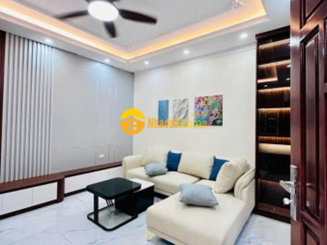 Bán nhà bồ đề, tặng nội thất, 31m2, 5t, giá 7,95 tỷ gần ô tô đỗ