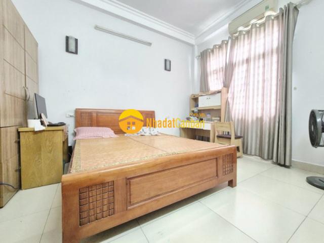 Bán nhà bát khối, cổ linh 4 tầng, 45m, mt3.6m oto đỗ cửa nhỉnh 8 tỷ