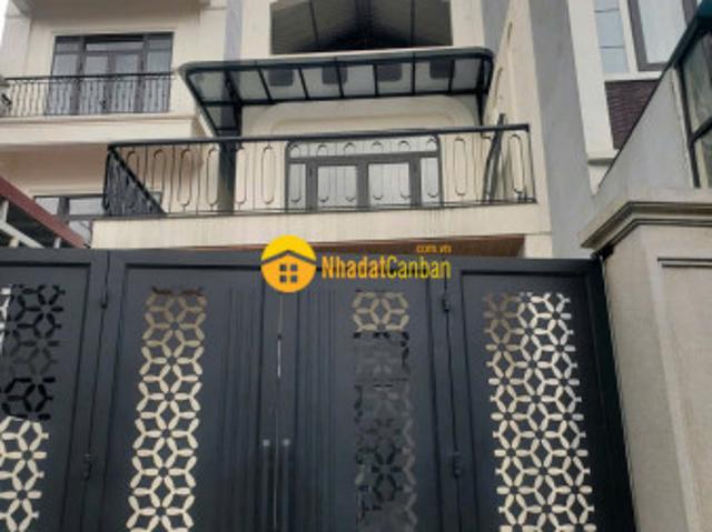Bán nhà bát khối, cổ linh 3 tầng, 129m, mt5m oto tránh nhỉnh 19 tỷ