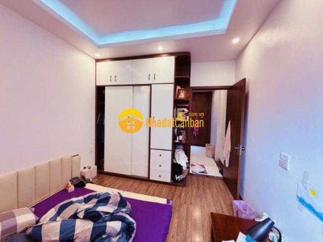 Bán nhà bát khối, long biên 4 tầng, 37m, mt3.5m oto đỗ cửa nhỉnh 7 tỷ