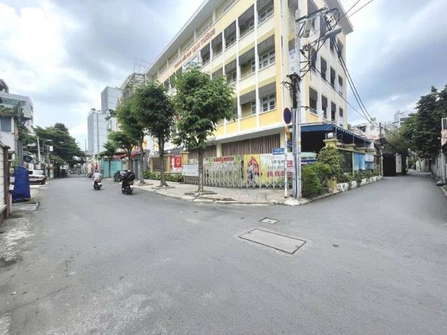 Bán nhà Biệt Thự Hẻm 8m Trần Cao Vân gần Nguyễn Văn Trỗi, 9,6x17m, 4 Tầng, chỉ 28,9 Tỷ