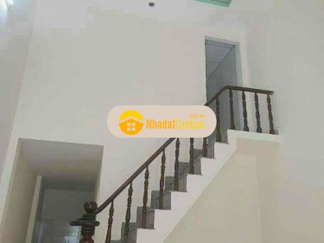 Bán nhà bình chuẩn giá rẻ dân cư đông