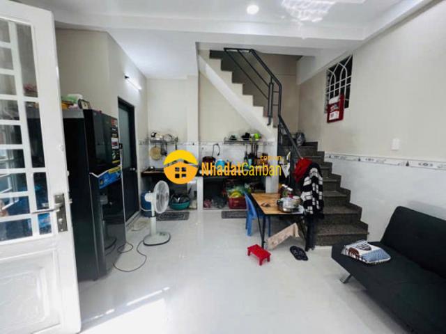 Bán nhà bình thạnh, hẻm 2m, 25m2, 2 tầng, thông tứ hướng, giá 3. X tỷ