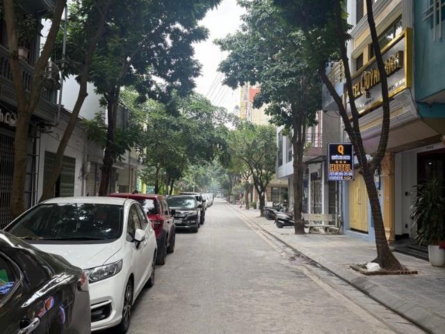 Bán nhà cổ linh 42m2 7 tầng thang máy vỉa hè, ô tô tránh 18. X Tỷ
