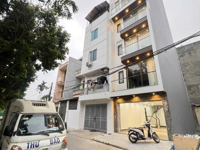 Bán nhà cổ linh 50m2 7 tầng thang máy gara ô tô kinh doanh 19. X Tỷ