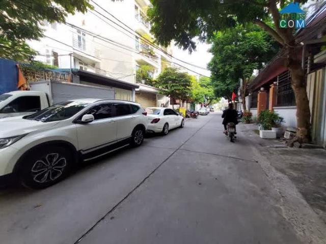 Bán nhà Cổ Linh, Long Biên vỉa hè, trước nhà rộng 3 xe oto tránh 90m, mặt tiền: 5m, 10 tỷ 9